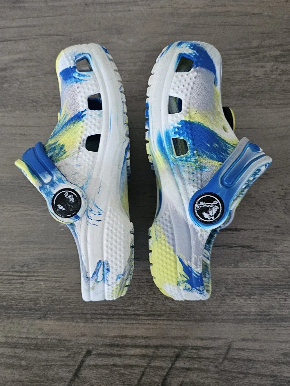 CROCS Kids Blue, Yellow & White Batman Charm Tie-Dye Clogs Baby Infant 6